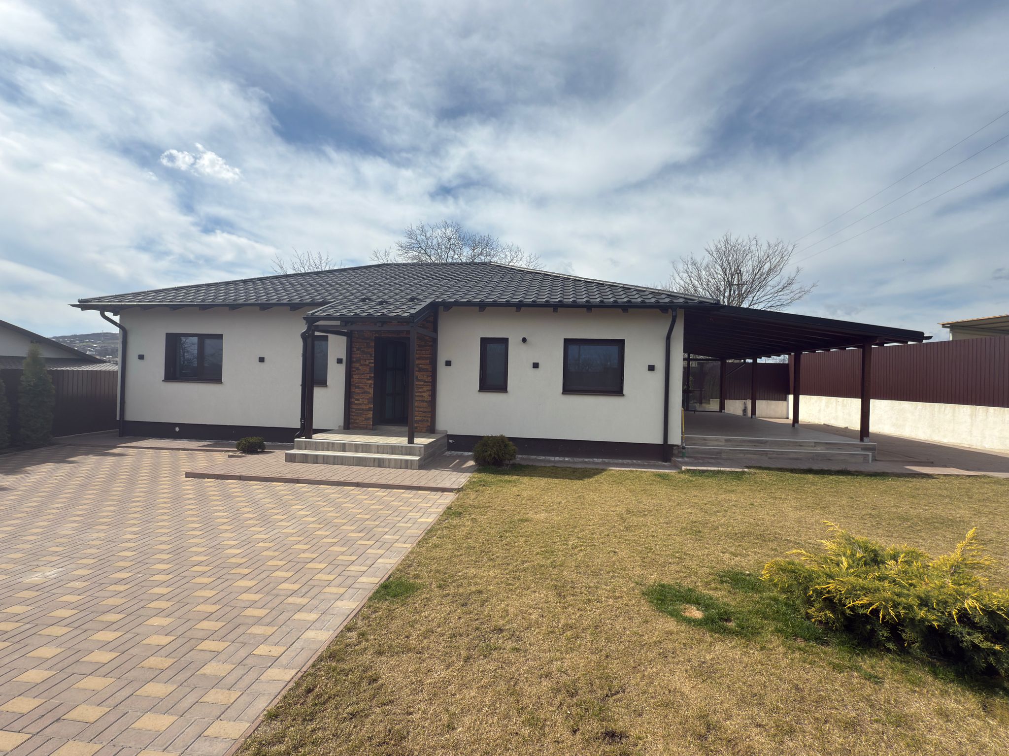 Featured image 3