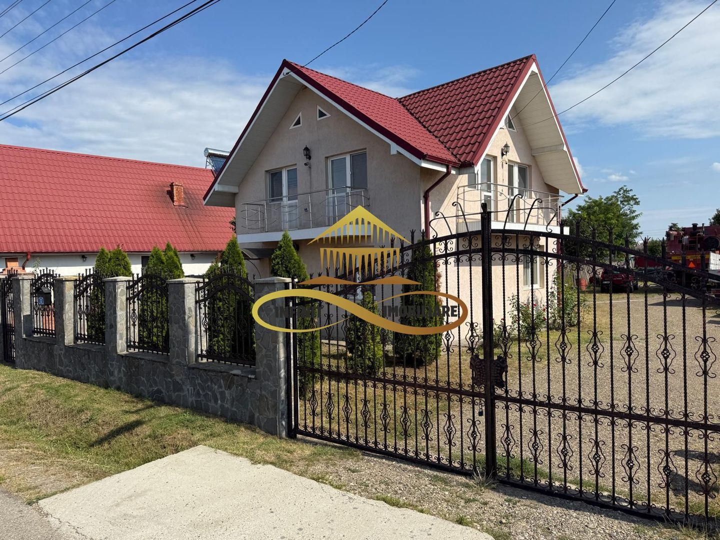 Casa de vanzare in Bacau Saucesti spatioasă cu etaj separat - Featured Image 1