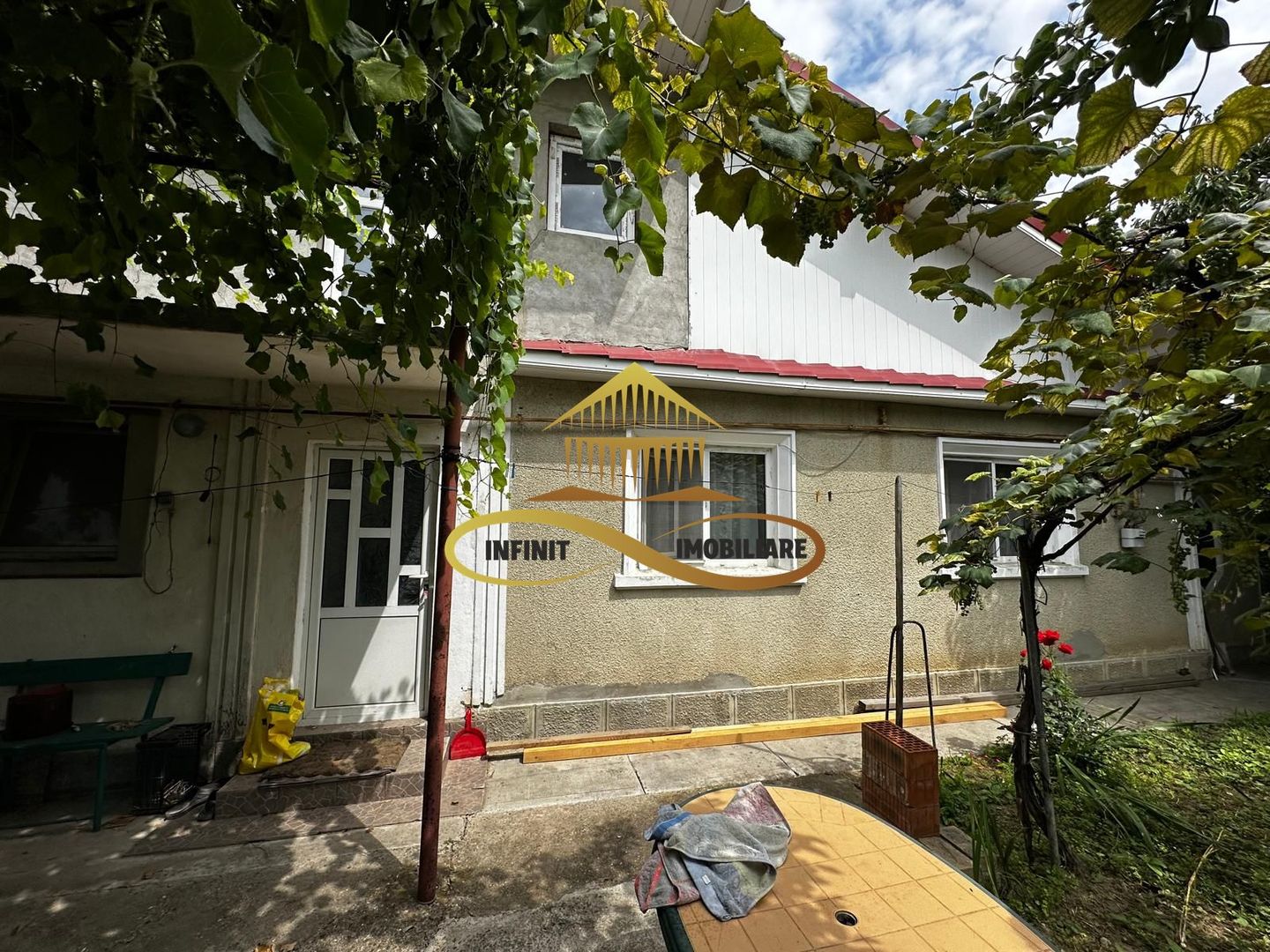 Casă individuală P+M în cartierul CFR Bacău 500 mp teren - Featured Image 1