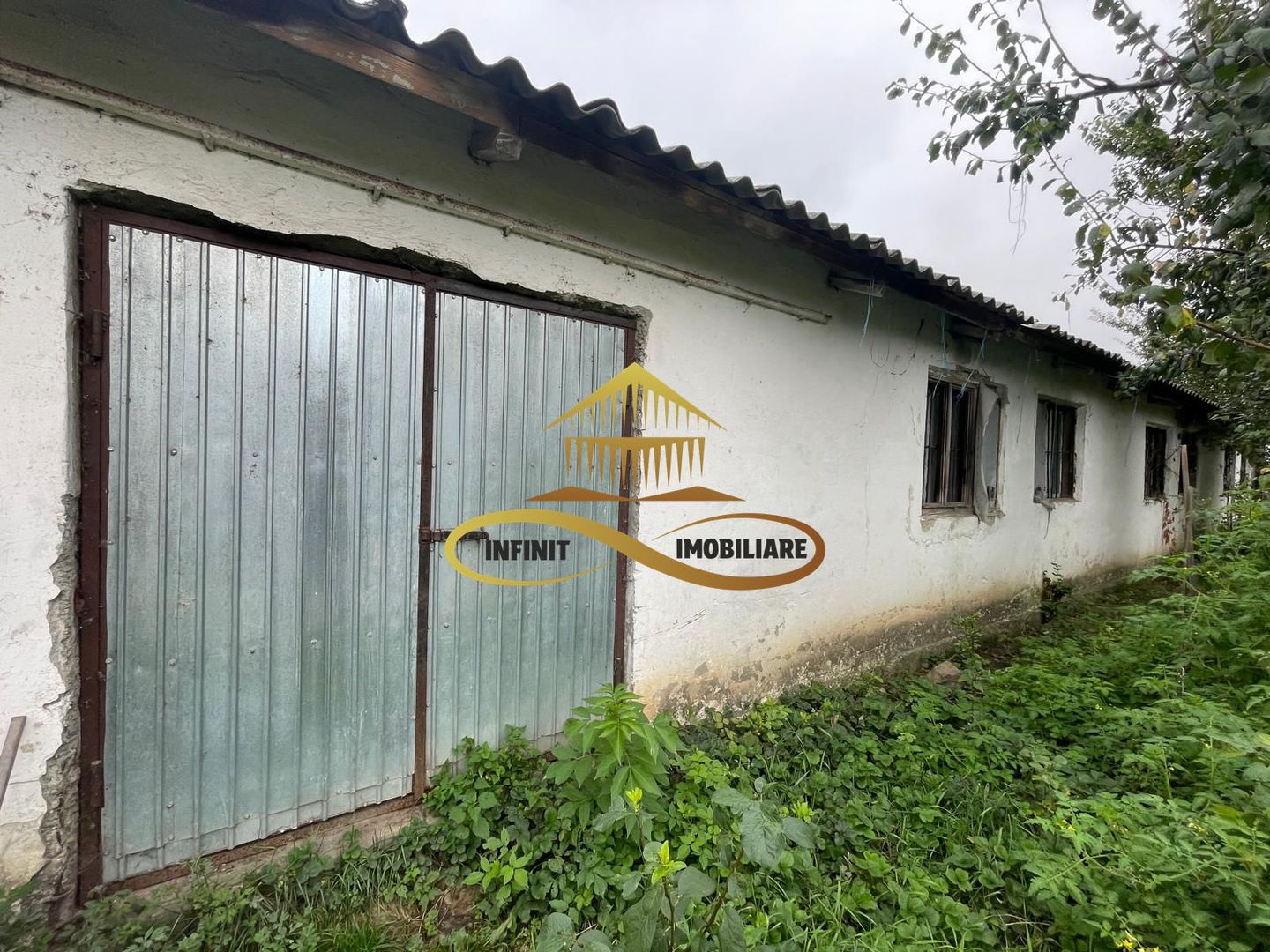 Cladire veche de vanzare in Saucesti Bacau - Featured Image 1