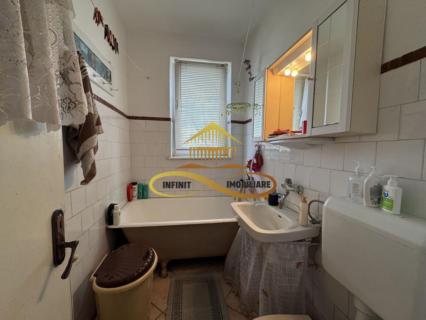 Apartament cu 2 camere cu balcon etaj 3 din 4 – de vanzare – Gallery Image 8 Apartament cu 2 camere cu balcon etaj 3 din 4 – de vanzare - Gallery Image 8