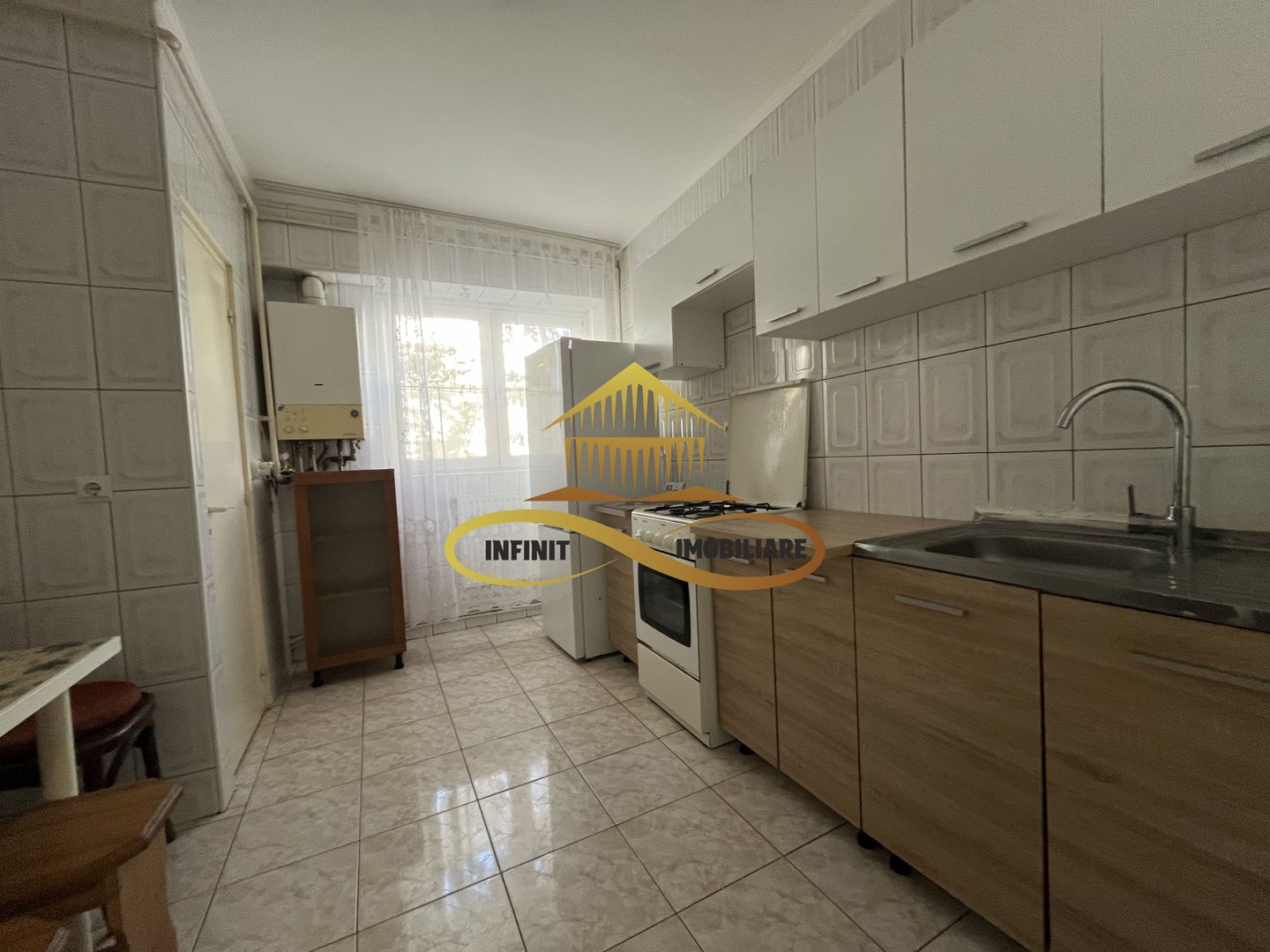 Inchiriez apartament 3 camere decomandat, Zona Nord, Bacău – Gallery Image 5 Inchiriez apartament 3 camere decomandat, Zona Nord, Bacău - Gallery Image 5