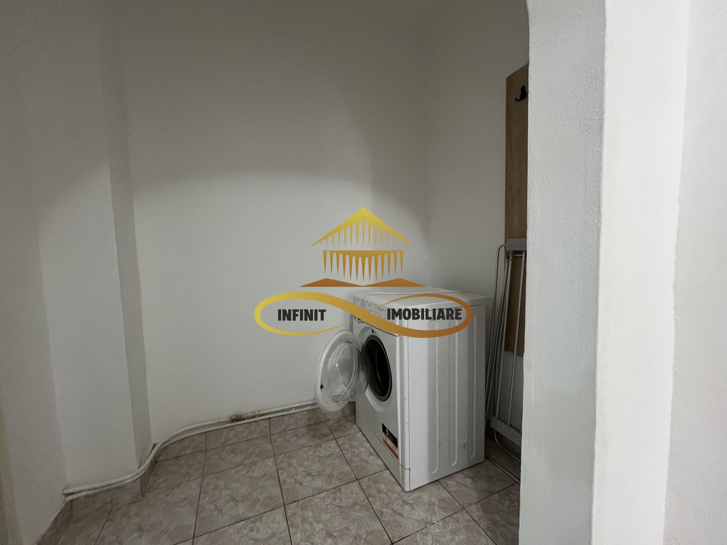 Inchiriez apartament 3 camere decomandat, Zona Nord, Bacău – Gallery Image 6 Inchiriez apartament 3 camere decomandat, Zona Nord, Bacău - Gallery Image 6