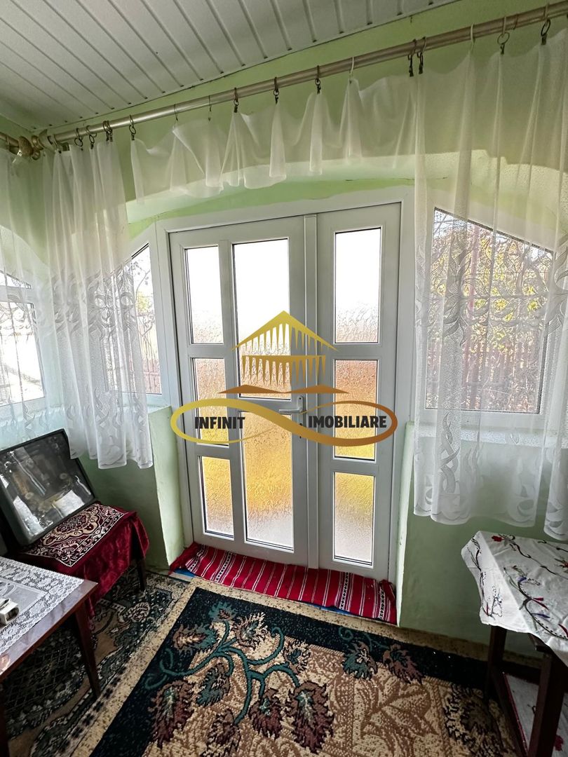 Casa batraneasca din caramida de vanzare si 4500 mp teren Negri Bacau – Gallery Image 11 Casa batraneasca din caramida de vanzare si 4500 mp teren Negri Bacau - Gallery Image 11