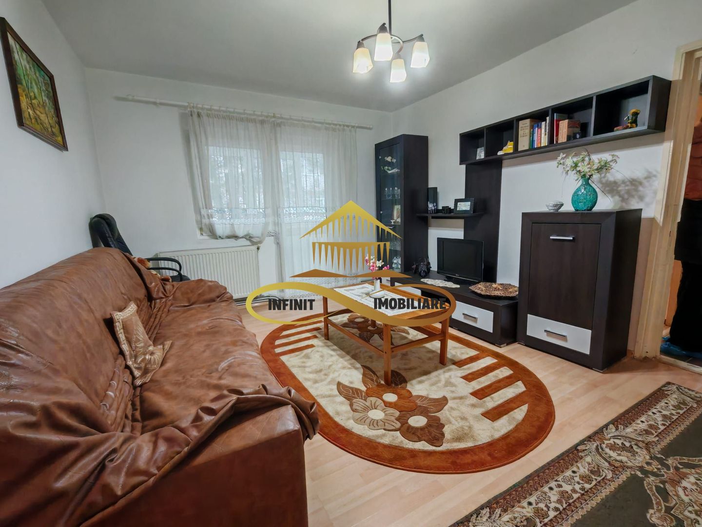 Inchiriez apartament 3 camere semidecomandate, etaj 1, zona Narcisa - Featured Image 1