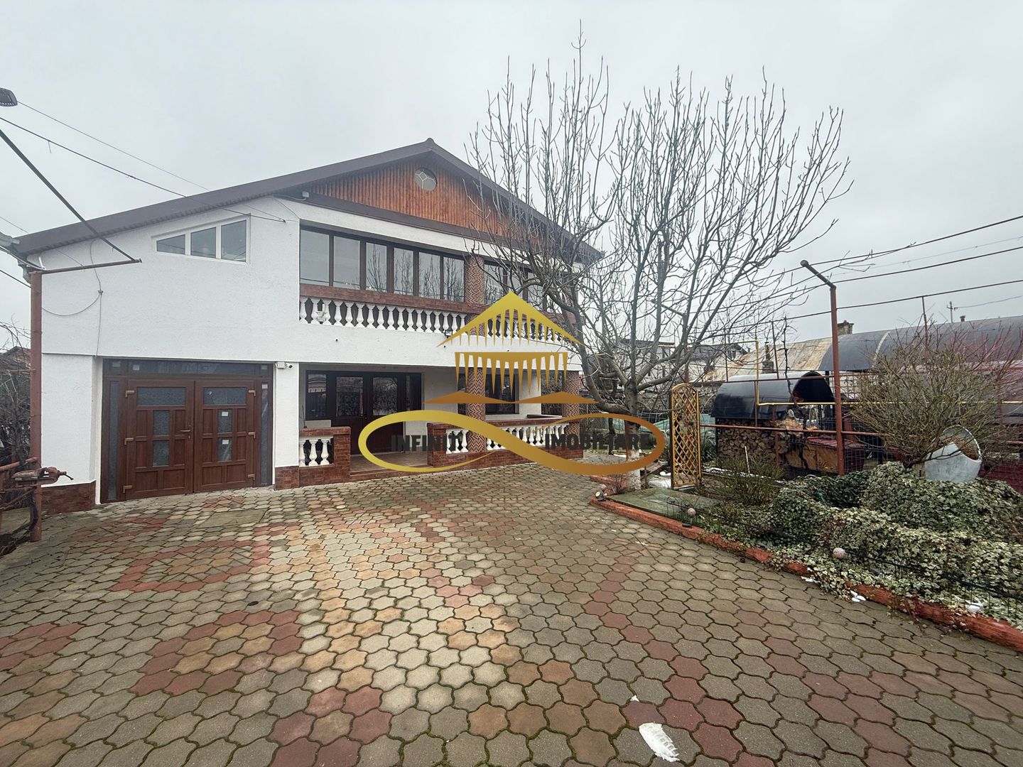 Casa de vanzare in Bacau - Featured Image 1