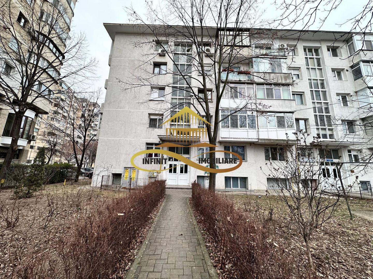 De vanzare apartament 2 camere Str Trandafirilor Bacau - Featured Image 1