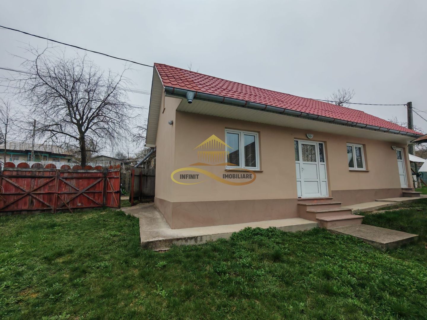 Casă din BCA, izolata, de vânzare în Parincea - Featured Image 1