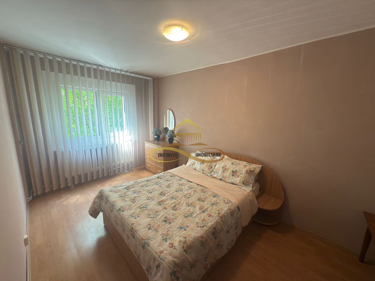 Apartament 3 camere de vanzare in Bacau strada Stefan cel Mare - Featured Image 1