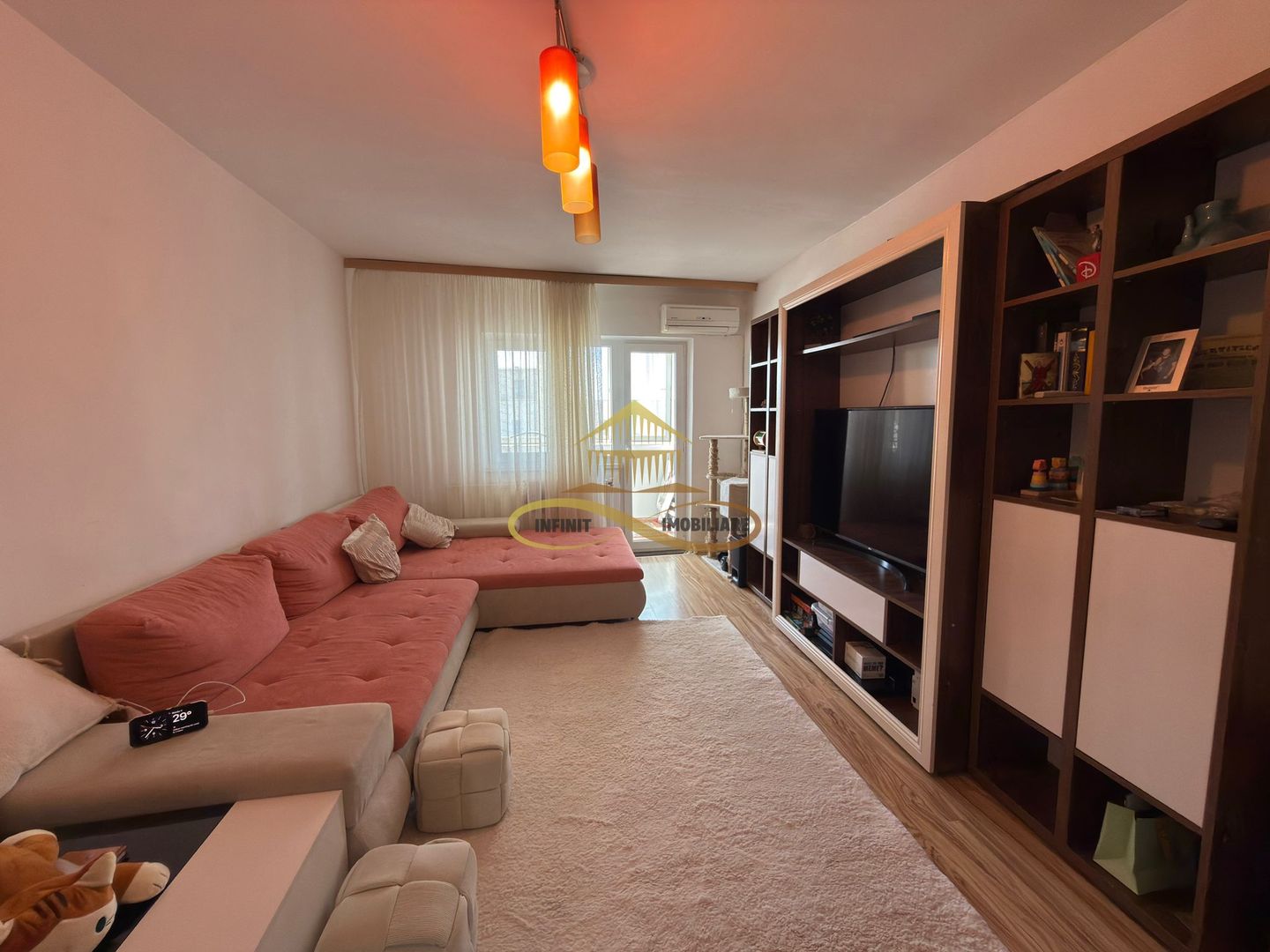Apartament 2 camere renovat mobilat de vanzare in Bacau – Featured Image 1 Apartament 2 camere renovat mobilat de vanzare in Bacau - Featured Image 1